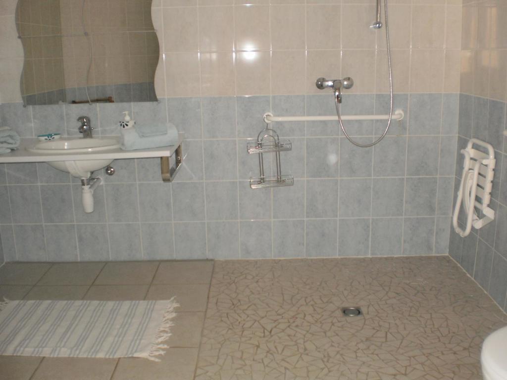 Chambres D'Hotes Du Lac Anzy-le-Duc Luaran gambar